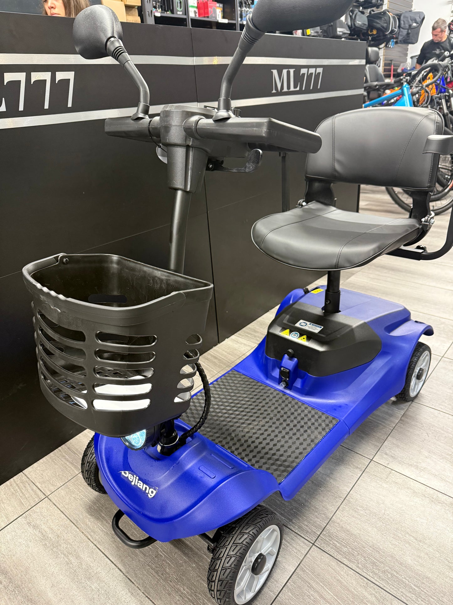 QUADRIPORTEUR Dejiang