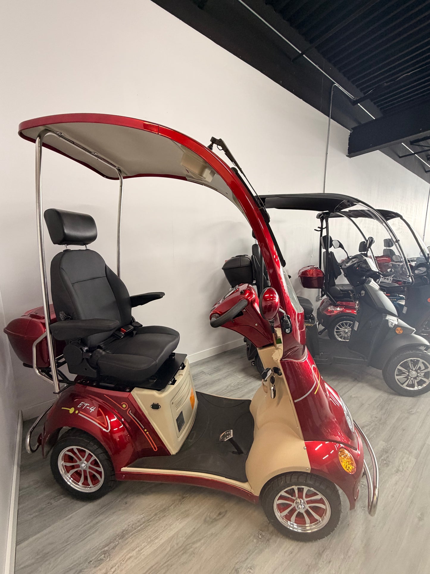 Quadriporteur Ecolocycle ET4 CLASSIC AVEC TOIT